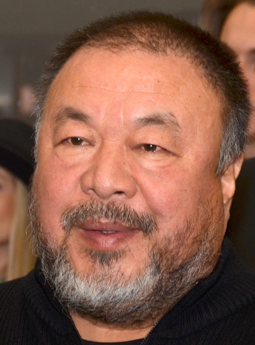 auteur Ai Weiwei de la citation Protéger le droit d'expression est la partie centrale de l'activité d'un artiste ... En Chine, de nombreux droits essentiels font défaut, et je voulais le rappeler aux gens.