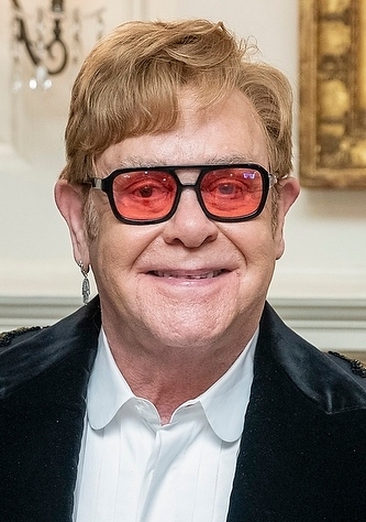 auteur Elton John de la citation Je suis l'homosexuel le plus connu du monde.