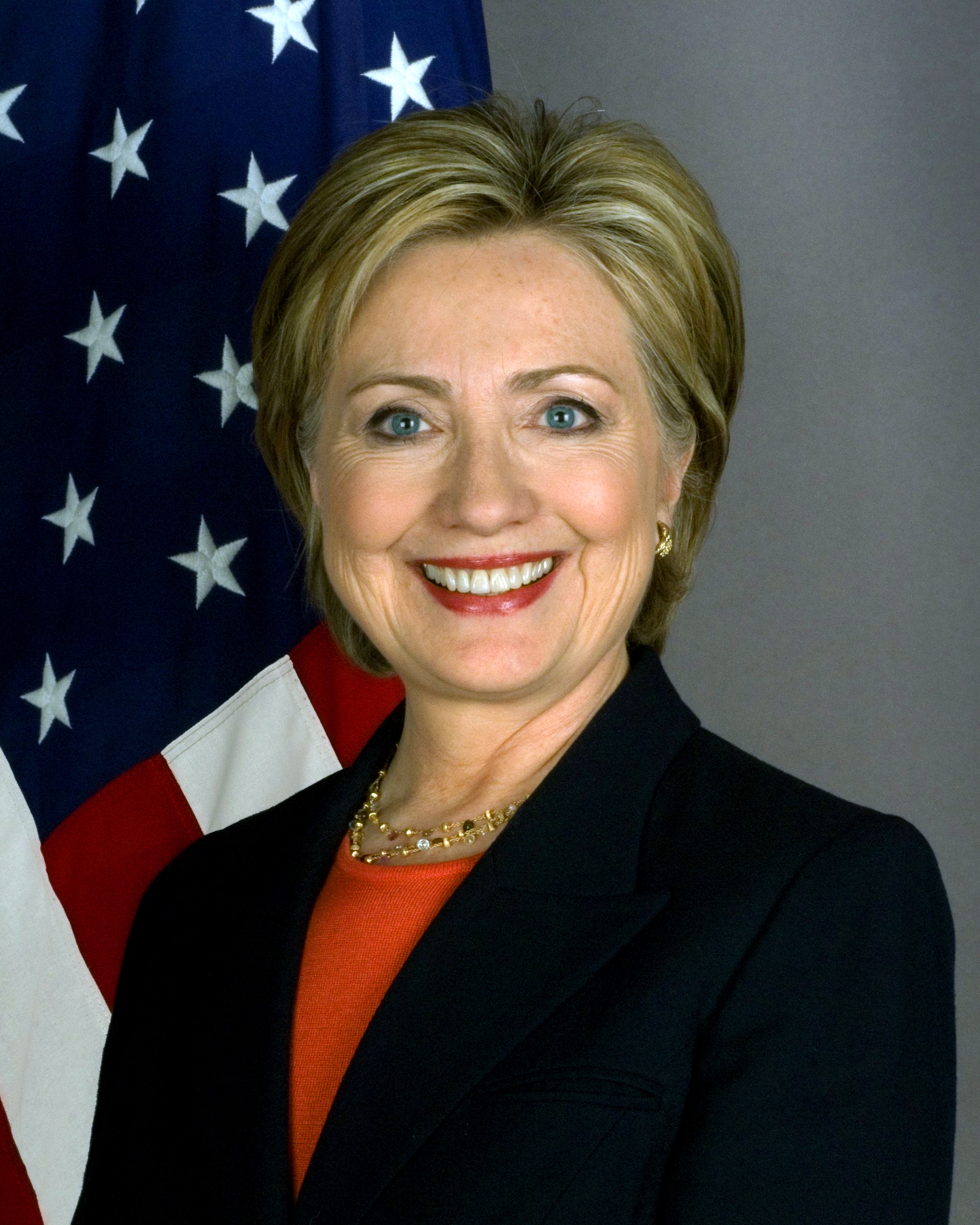 auteur Hillary Clinton de la citation Quand j'étais senior, j'ai couru pour le président de classe. Et j'ai perdu. Un de mes adversaires m'a même dit que j'étais "vraiment stupide" si je pensais qu'une fille pouvait être élue présidente.
