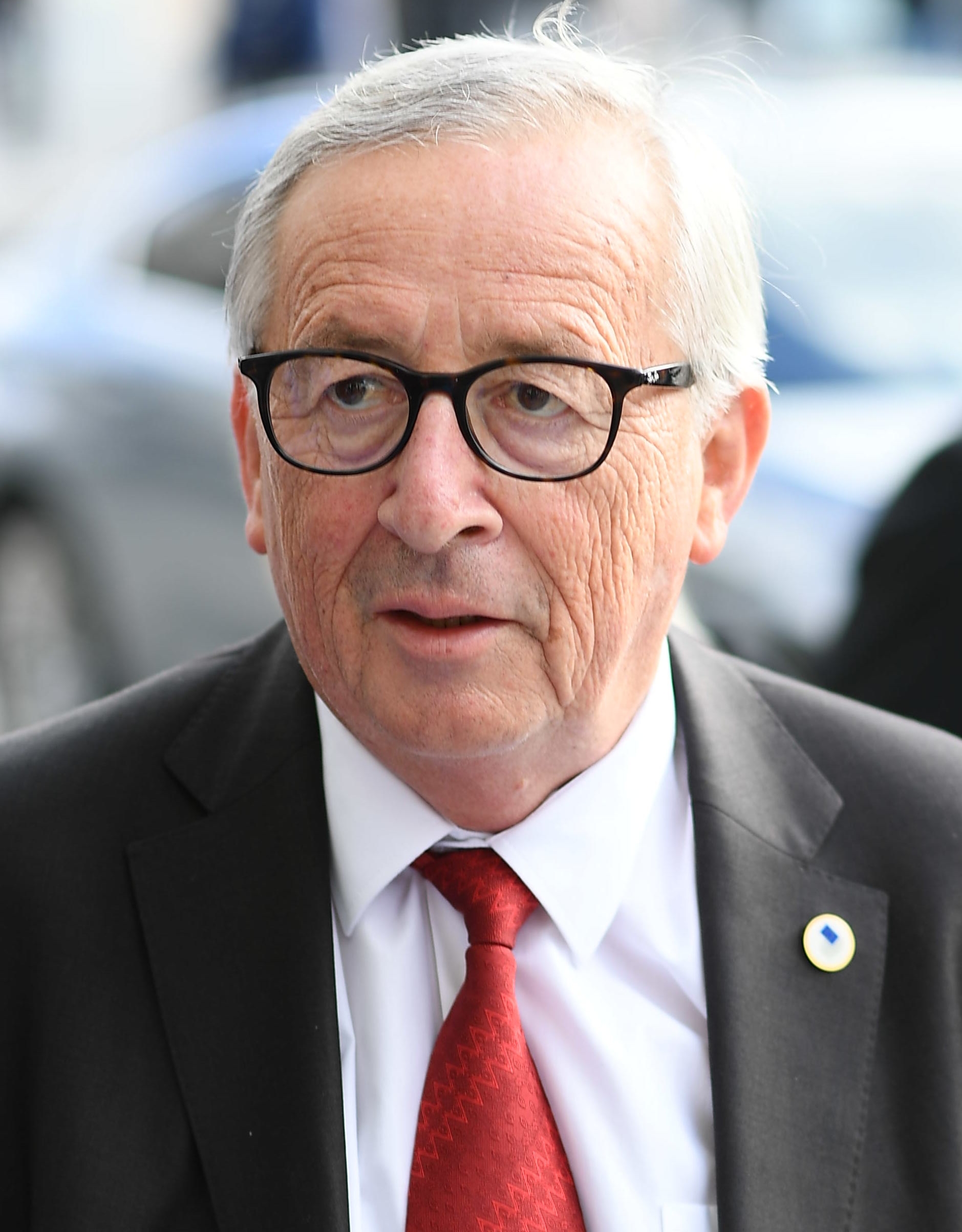 auteur Jean-Claude Juncker de la citation Je suis toujours assez étonné que les habitants d'Europe deviennent énervés lorsque deux institutions ou deux personnes ont des opinions différentes.
