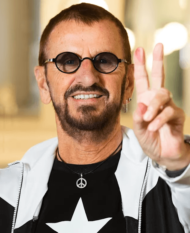 auteur Ringo Starr de la citation Les Beatles n'étaient que quatre gars qui s'aimaient. C'est tout ce qu'ils seront jamais.