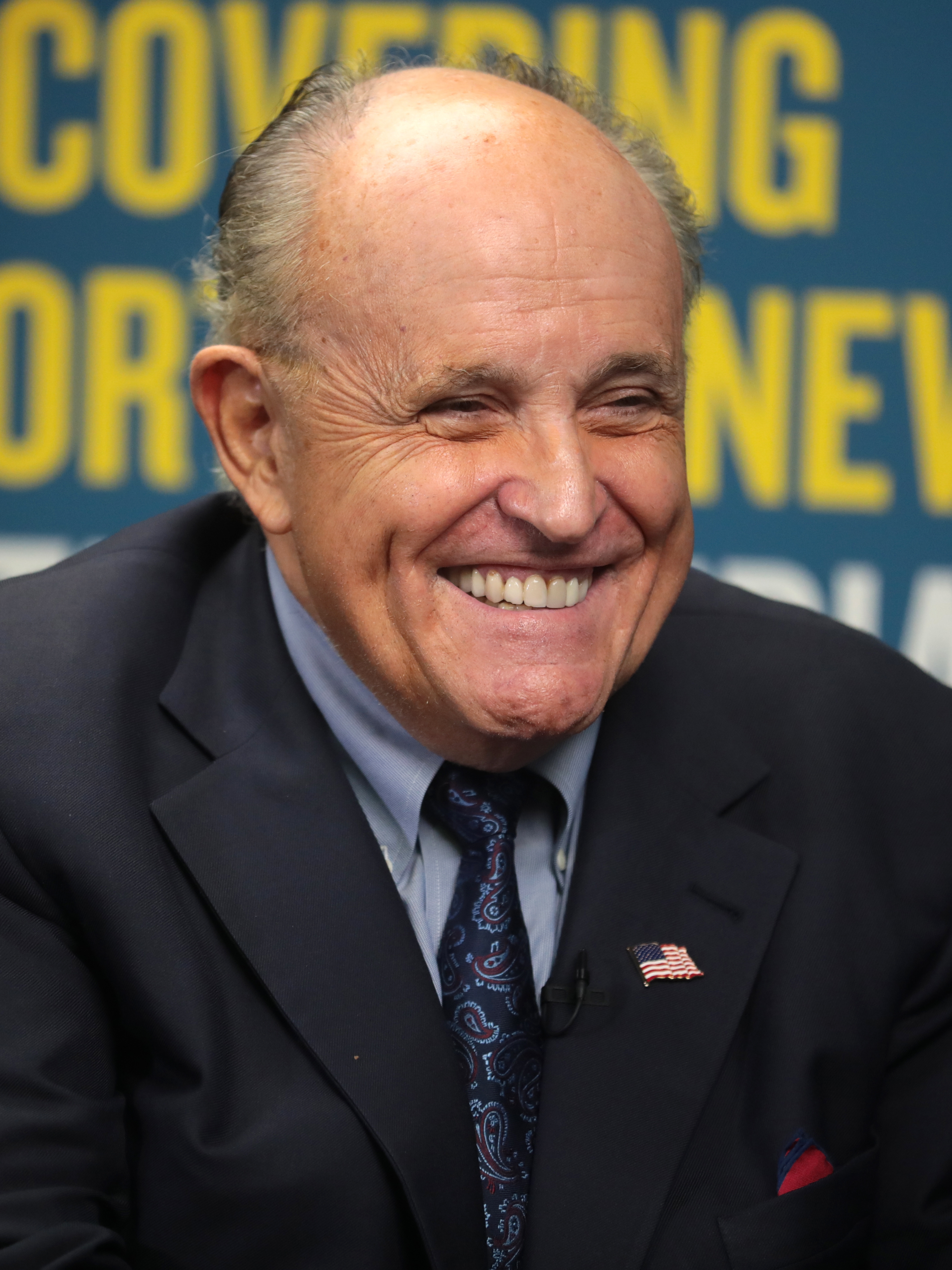 auteur Rudy Giuliani de la citation Les dirigeants doivent être optimistes. Leur vision est au-delà du présent.