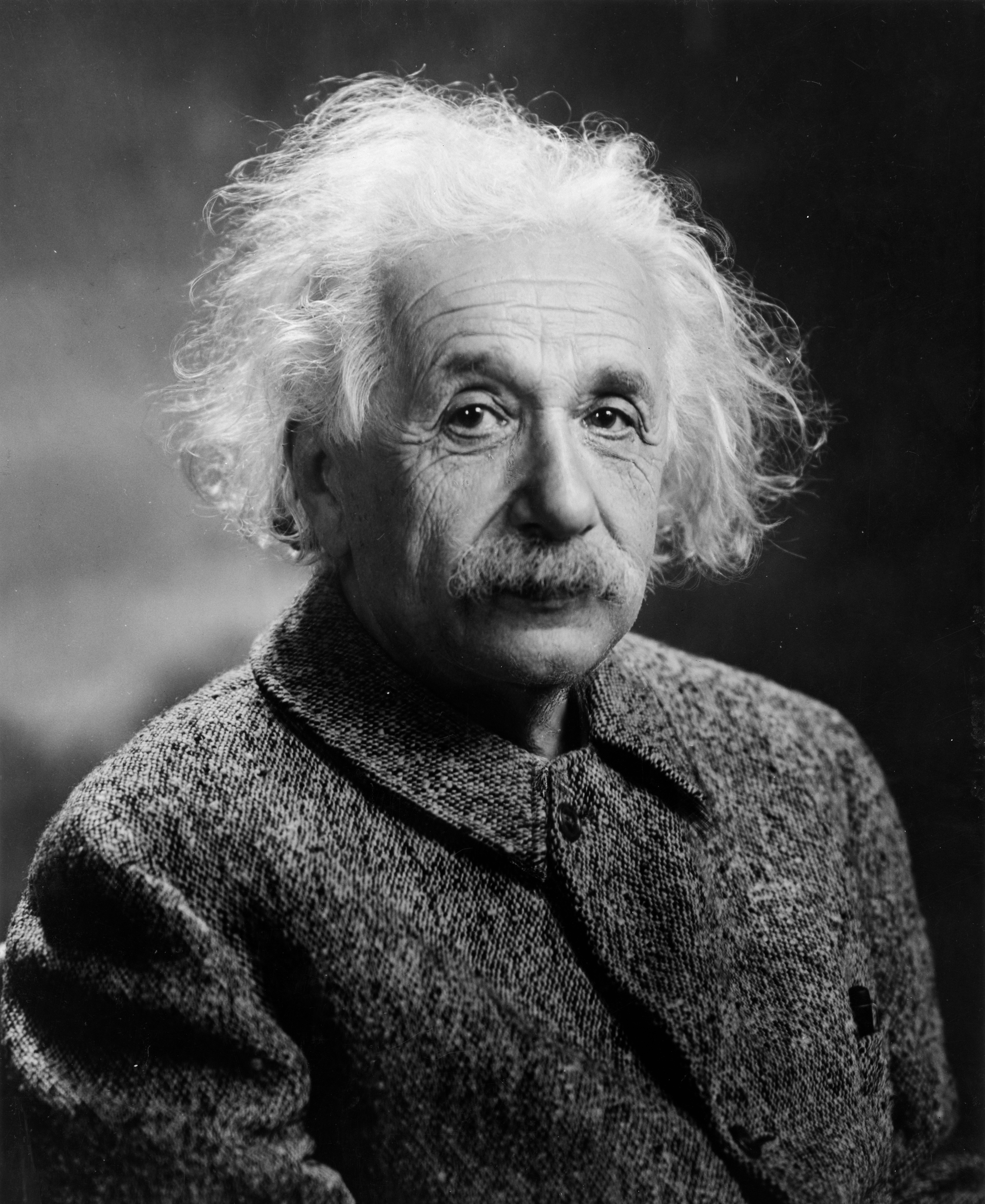 auteur Albert Einstein de la citation Quelle époque triste quand il est plus facile de casser un atome qu'un préjugé.