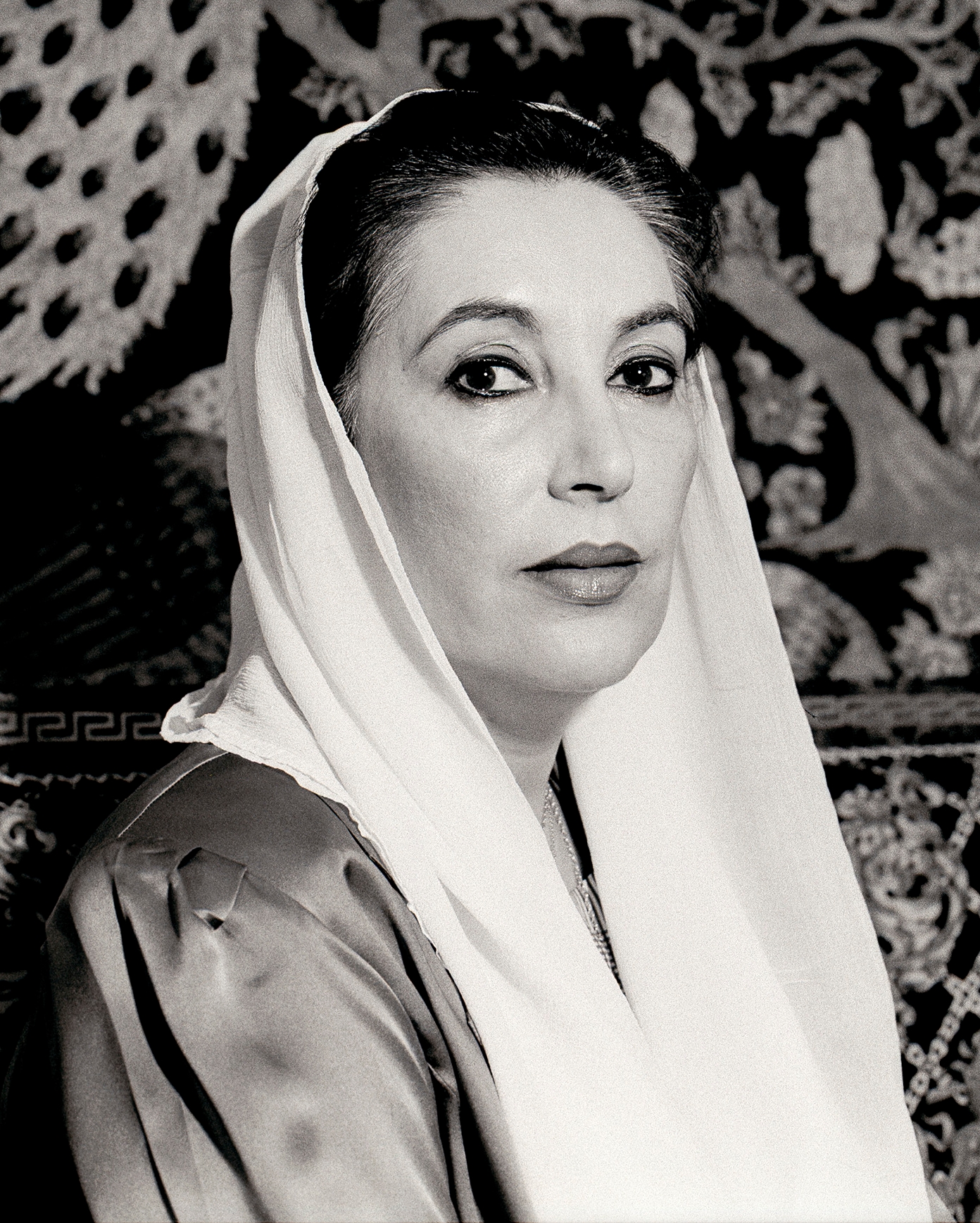 auteur Benazir Bhutto de la citation L'idéalisme a été ma motivation. Je pense que le pouvoir, en soi, ne sert à rien.