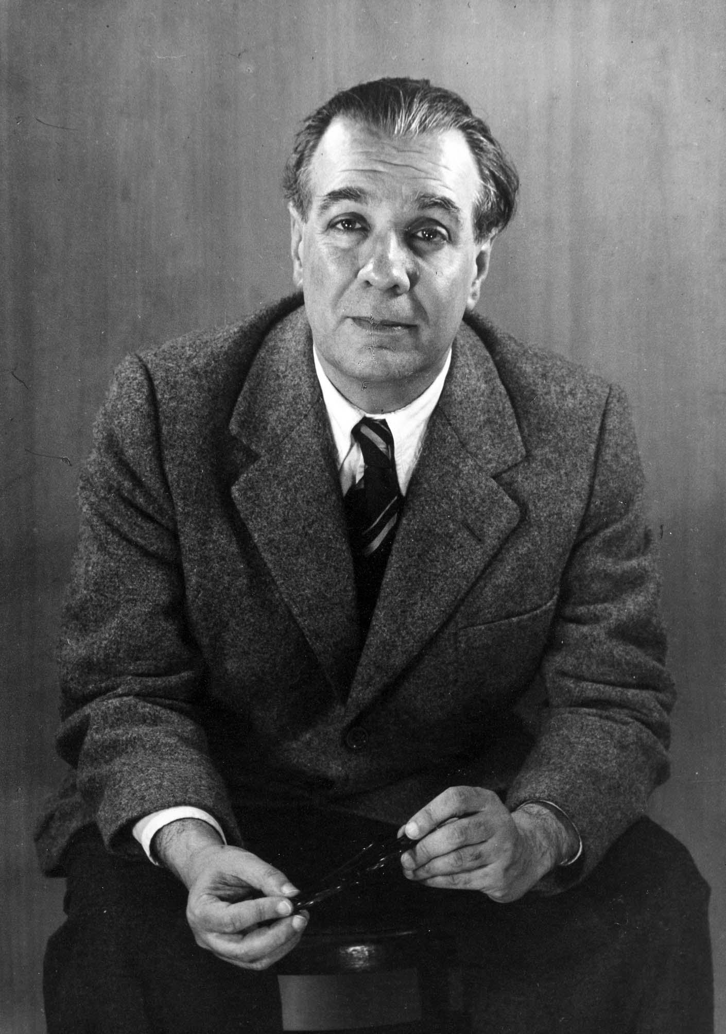 auteur Jorge Luis Borges de la citation On existe que si on est photographié.