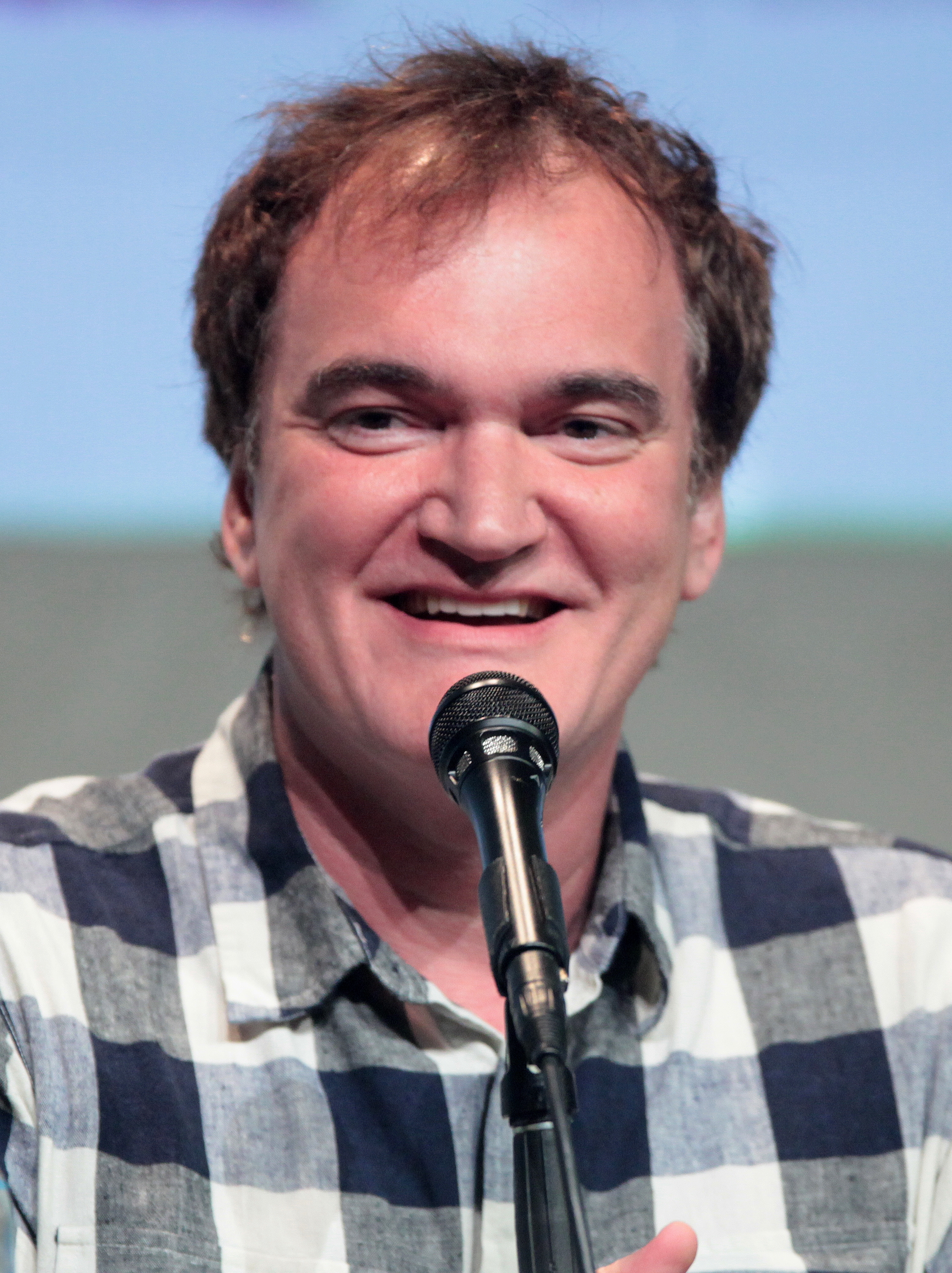auteur Quentin Tarantino de la citation Aucun de mes créateurs de costumes n'a jamais été nominé pour un Oscar parce que je ne fais pas de films d'époque qui ont des scènes de balle avec une centaine d'extras.