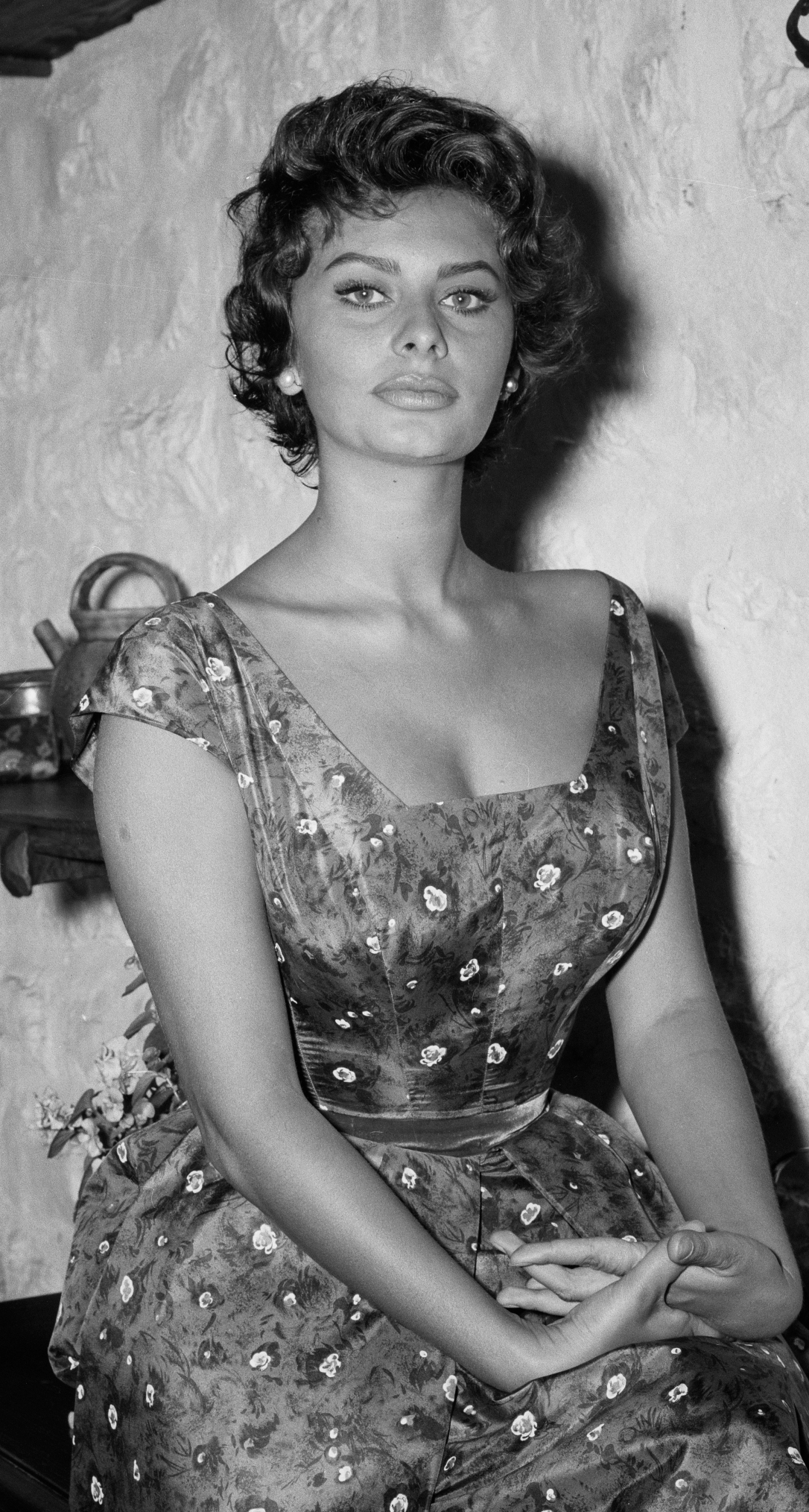 auteur Sophia Loren de la citation Les deux grands avantages que j'avais à la naissance devaient être nés et nés dans la pauvreté.